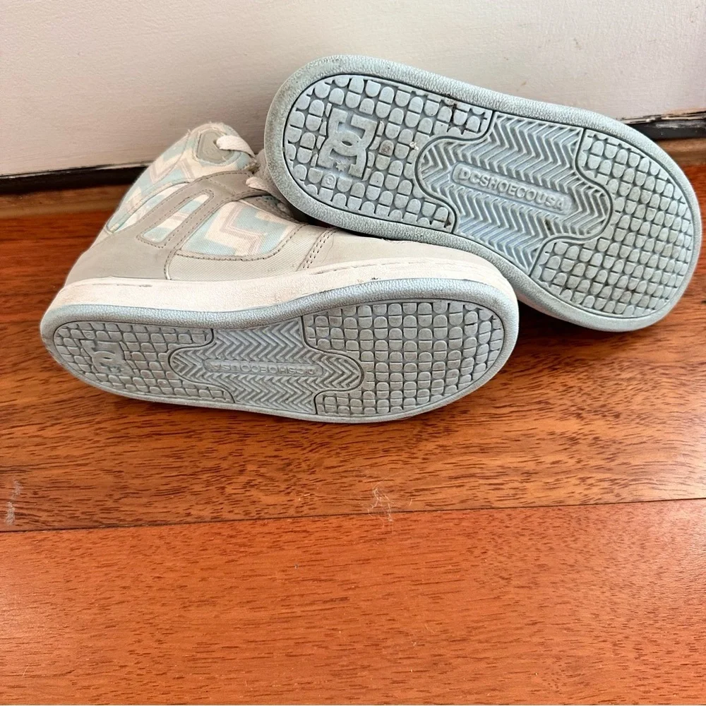 DC Youth Kids Pure Boys‎ High Top Sneaker SP Skate Shoe Sz 2.5 Blue Gray White